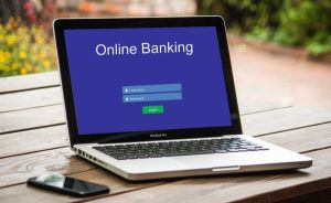 Constituie un depozit online şi ajută un om să intre în şomaj