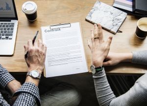 Lipsa de capital, barieră în calea internaţionalizării pentru 41% dintre antreprenori 