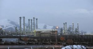 Iranul anunţă că va încălca limita privind rezervele de uraniu 