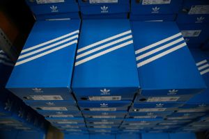 Cele trei dungi paralele nu reprezintă o marcă înregistrată a Adidas
