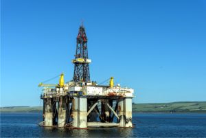 Tensiunile dintre SUA şi Iran au urcat preţurile petrolului