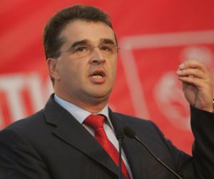 Oprişan declară că a fost huiduit de organizaţiile Dolj, Olt şi Teleorman 