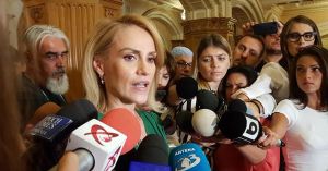 Gabriela Firea (Sursa foto: Twitter)