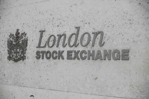 London Stock Exchange preia cel mai mare rival al Bloomberg