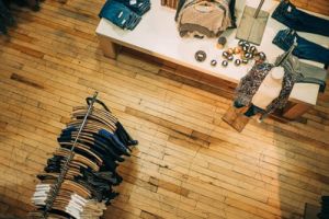 Producători români de îmbrăcăminte vor promova industria creativă în SUA