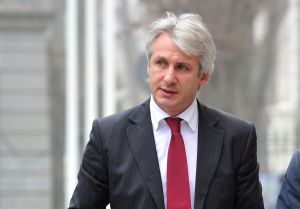 Rămâne cum am stabilit - fără impozitarea pensiilor speciale şi cu sporuri pentru condiţii grele