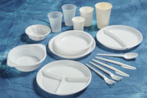 Lidl scoate complet de la vânzare produsele de plastic de unică folosinţă