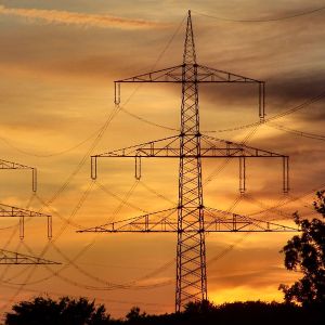 ANRE va retrage licenţele de producere a energiei pentru capacităţi de 3.800 de megawaţi