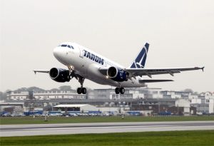 Ministrul Transporturilor anunţă concedieri la Tarom
