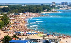 Sosirile turiştilor în unităţile de primire turistică au crescut cu 3,6% în iulie