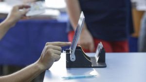 "Îi asigur pe toţi românii din străinătate că datele lor sunt în siguranţă"