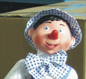 Păpuşa Pinocchio este foarte cerută atat in ţară, cât şi în străinătate.