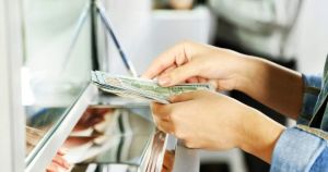 Creditarea a accelerat în august, înregistrând un avans de 8%