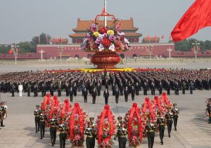 Xi Jinping îi aduce un omagiu lui Mao, în ajunul aniversării regimului