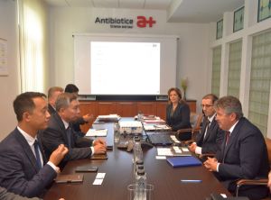 Ambasadorul Vietnamului - în vizită la compania Antibiotice Iaşi