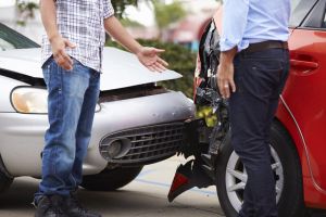 Vă este teamă de calitatea unei maşini la mâna a doua? Verificaţi singur istoricul complet al vehiculului înainte de a-l cumpăra