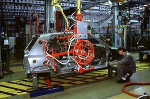 România - printre ţările cu cel mai semnificativ declin al producţiei industriale