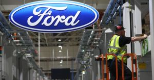 Ford lansează cea mai mare reţea de staţii de încărcare pentru maşini electrice
