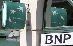 BNP, în fruntea listei pentru preluarea diviziei de derivate a Deutsche Bank