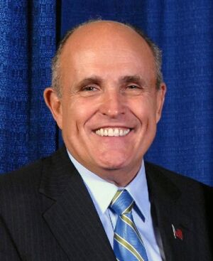 Rudolph Giuliani (foto), avocatul personal al preşedintelui Trump, a semnalat în această lună că intenţionează să deschidă un nou front în atacurile sale împotriva fostului vicepreşedinte Joe Biden. Este vorba despre activitatea fiului acestuia, Hunter Biden, pentru un om de afaceri din România, care se confruntă cu acuzaţii de corupţie.