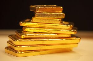 Aurul şi argintul îşi reiau creşterea înaintea reducerii ratei de către FOMC