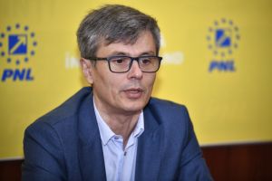 "Nu este incompatibilitate dacă soţia administrează benzinării"
