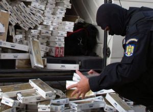 Aproape 3,4 milioane de pachete cu ţigări de contrabandă, confiscate de poliţiştii de frontieră 