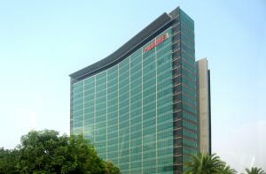 Huawei plăteşte bonusuri uriaşe