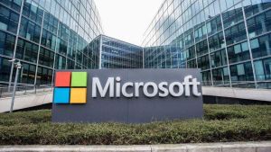 Microsoft actualizează termenii privind confidenţialitatea datelor în cloud