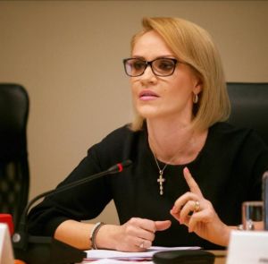 Gabriela Firea (Sursă foto: Twitter)