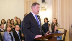 Procurori şi judecători, eliberaţi din funcţie în urma pensionării