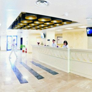 Clinica Polisano a lansat o licitaţie de până la 53 milioane euro pentru achiziţia de materiale sanitare