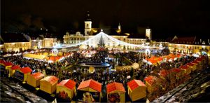 Moşul soseşte la Târgul de Crăciun Bucureşti din Piaţa Constituţiei