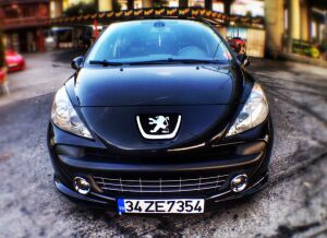 Surse: Familia Peugeot aprobă memorandumul de înţelegere pentru fuziunea PSA - Fiat Chrysler