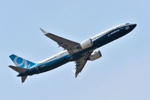 Avionul Boeing 737 a luat foc şi s-a întors din drum înainte să se prăbuşească în Iran