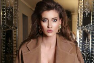 Credit foto: Oana Răduca -Iulia Albu wearing Max Mara Icon Coat