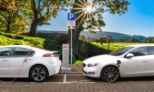 Vehiculele inteligente ne înregistrează fiecare mişcare