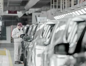 General Motors, Fiat Chrysler şi Toyota Motor reiau producţia de automobile din China
