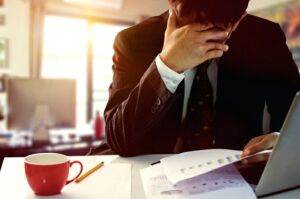 Suntem "liderii" UE la numărul mare al companiilor aflate în insolvenţă