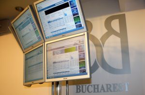 Scăderile iau amploare la bursa noastră