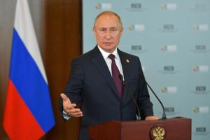Kremlinul le solicită jurnaliştilor bolnavi să stea la distanţă de Putin