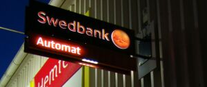 Swedbank - amendă record pentru ineficienţă în combaterea spălării banilor