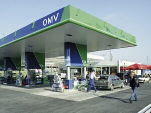 Vânzările de carburanţi ale Petrom s-au prăbuşit cu 30% în finalul trimestrului