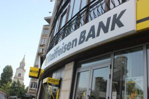 De două ori mai multe plăţi electronice, la Raiffeisen Bank