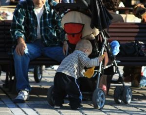 27,28 milioane de lei, valoarea alocaţiilor plătite în martie pentru susţinerea familie 