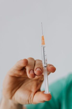 Un sfert dintre americani sunt puţin sau deloc interesaţi să se vaccineze împotriva COVID-19