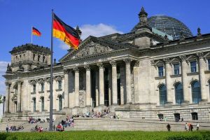 Germania va ridica alertele de călătorie pentru statele UE