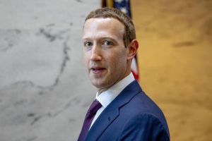Companiile de social media nu ar trebui să fie ''arbitri ai adevărului"
