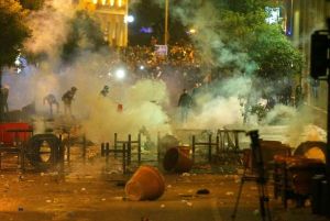 Preşedintele Libanului face apel la unitate după o noapte de violenţe în Beirut