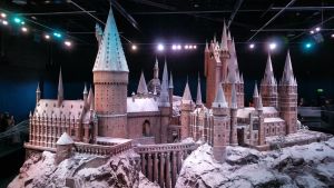 AT&T discută despre vânzarea diviziei sale de jocuri Warner Bros